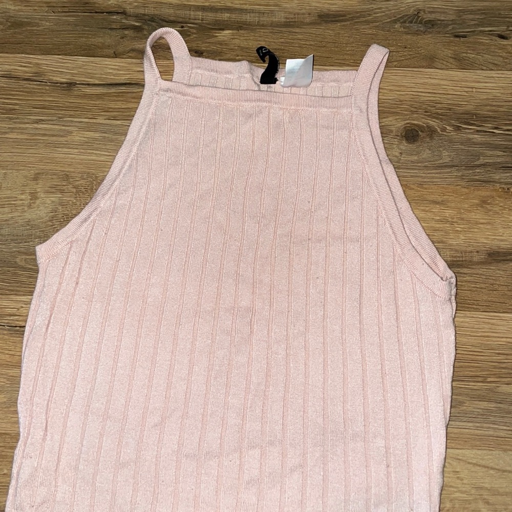 Ribbed pink tank top